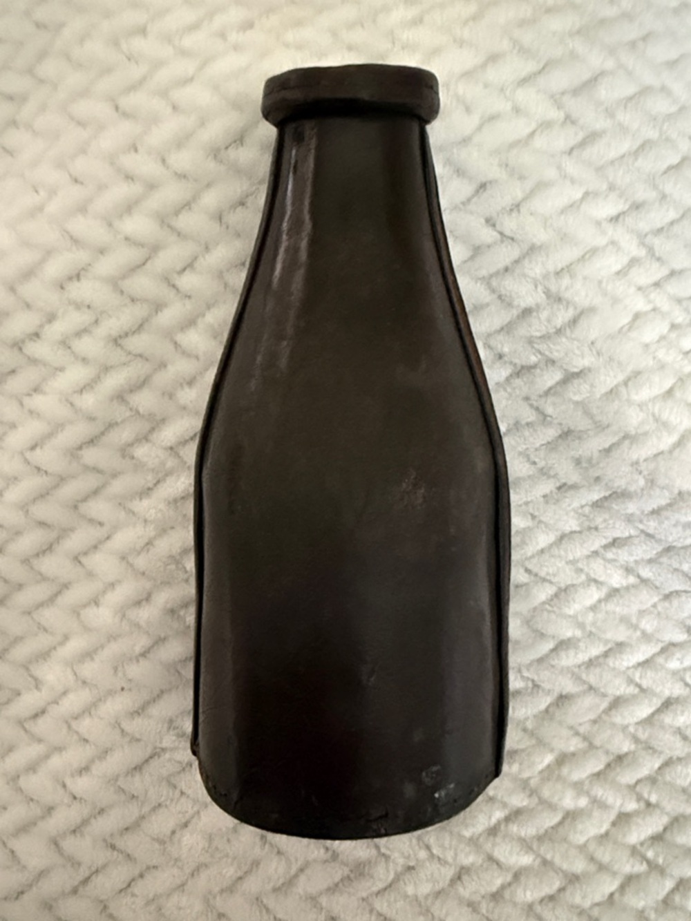 Vintage Leather Kelly Pool Snooker Billiards Shaker Bottle Collectible Gift